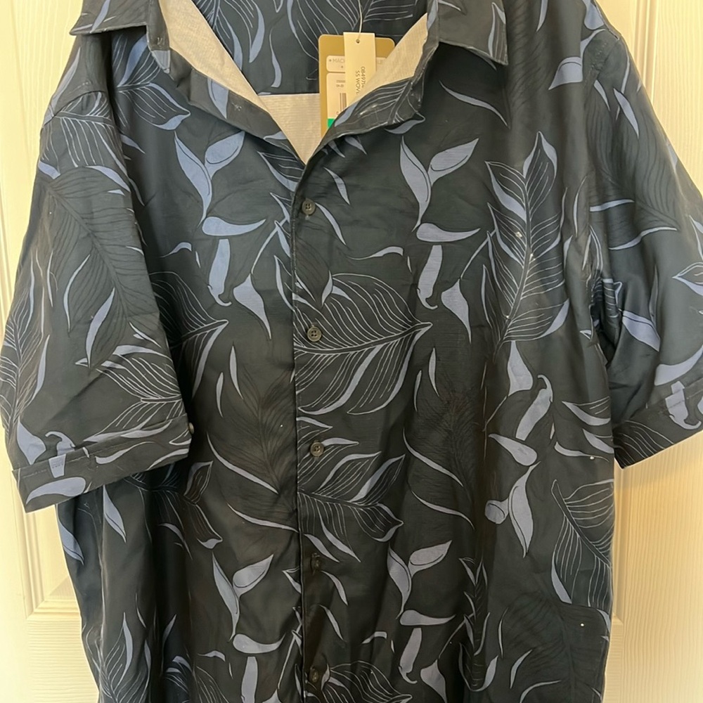 Café Luna brand new shirt tag still on them